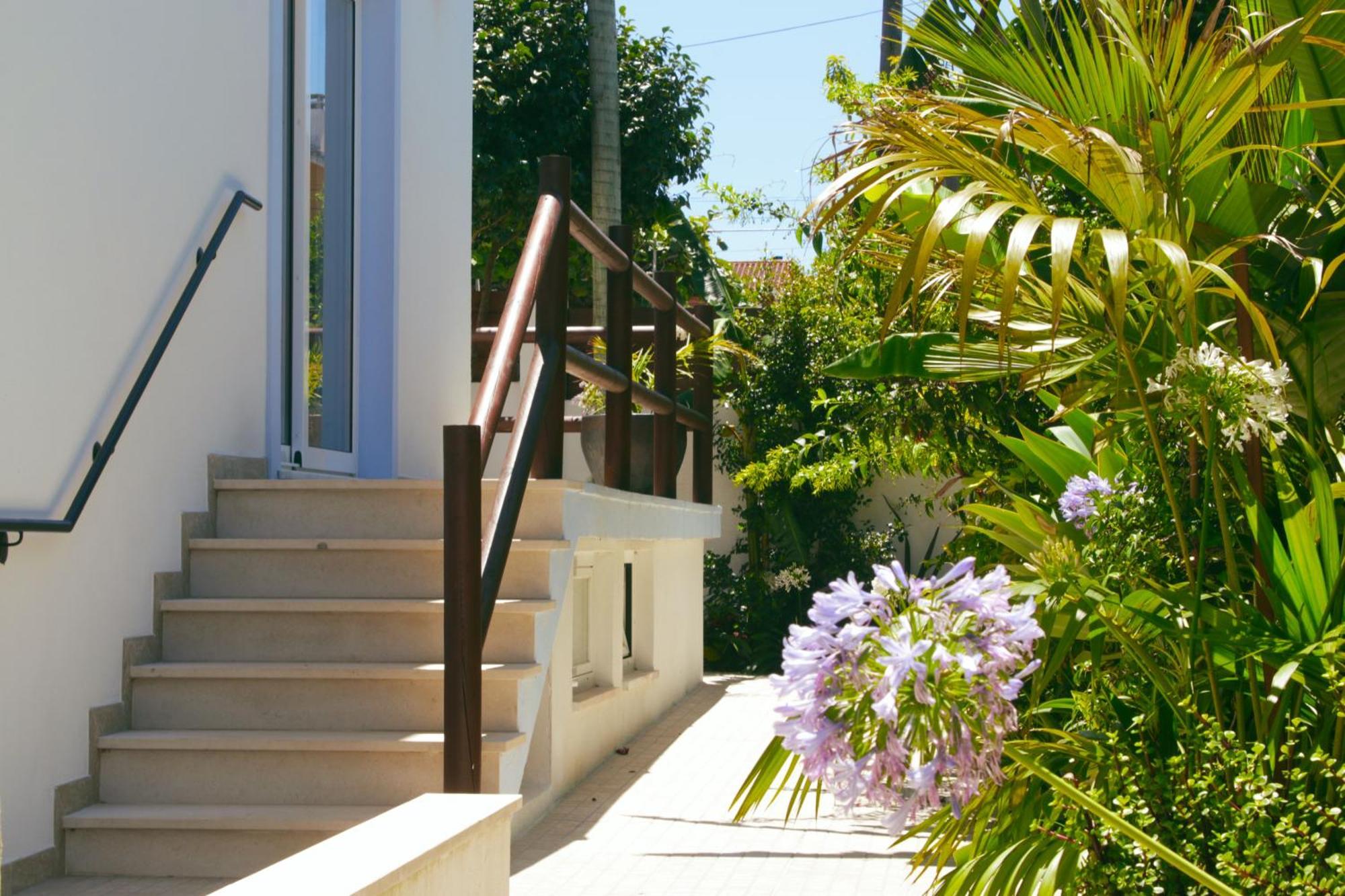 Vila Vale Guest House - Surf & Yoga Charneca  Extérieur photo